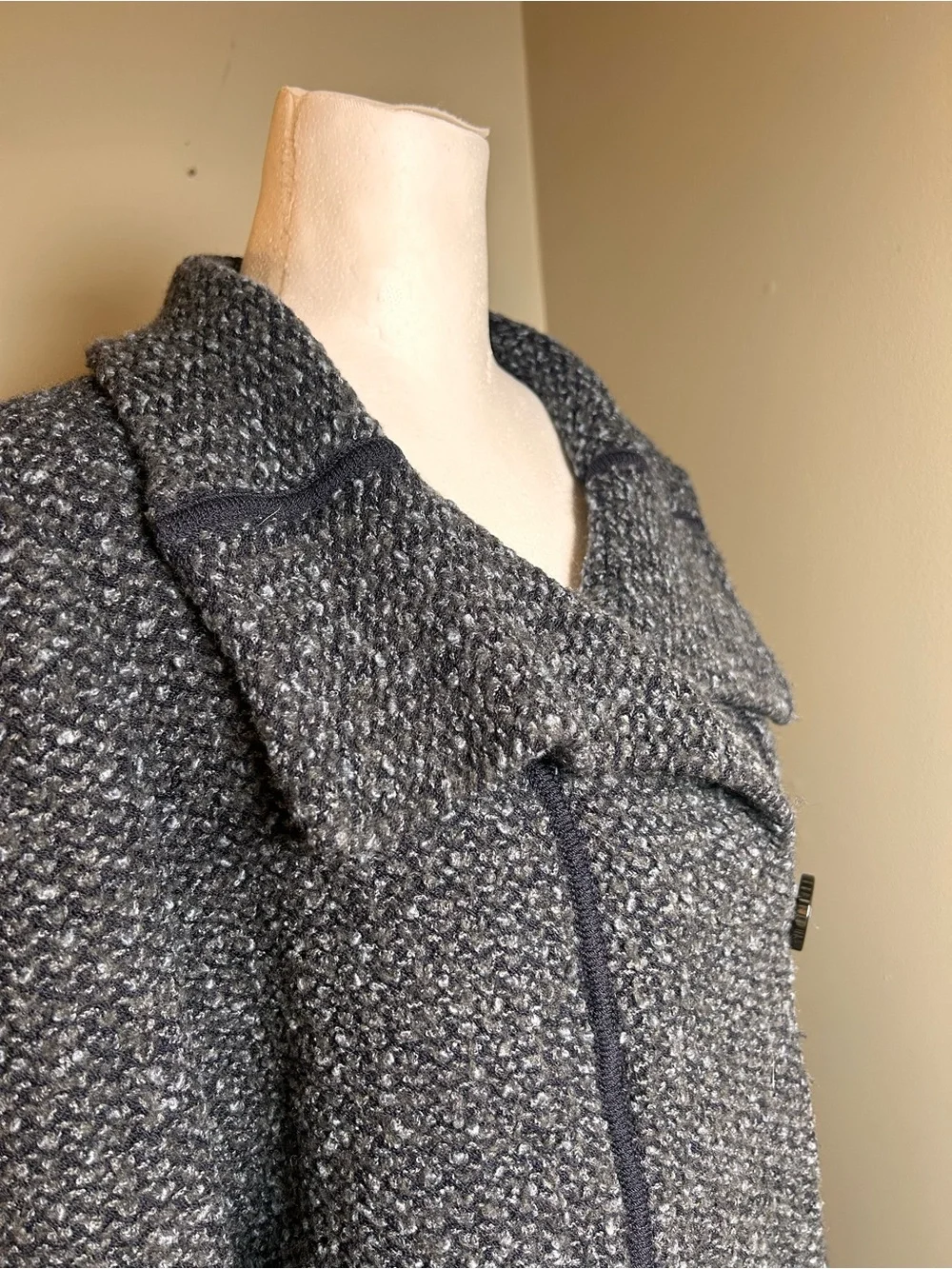 St. John Collection P Bouclé Cropped Knit Jacket Made USA